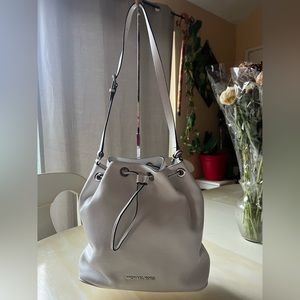 ….sold….Michael Kors new bag white